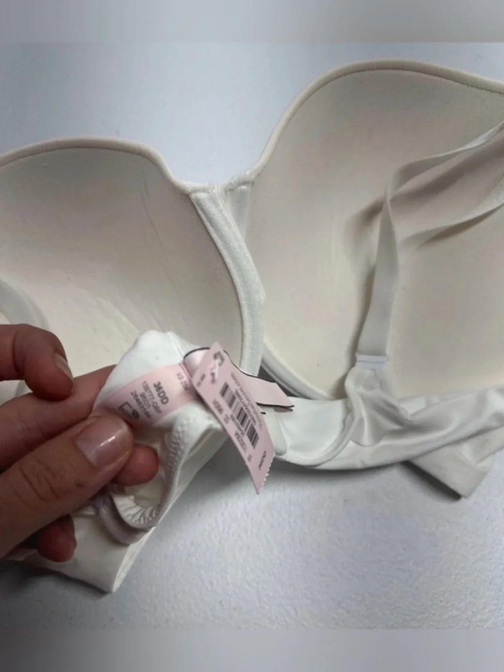 Victoria’s Secret White Under Wire Push Up 36DD Bra